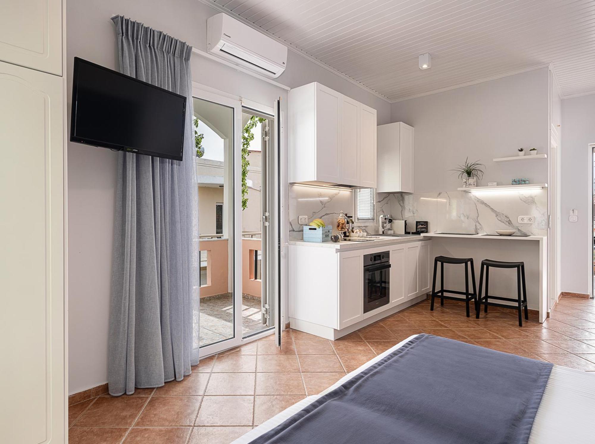 Elena Seafront Luxury Apartments 알미리다 외부 사진