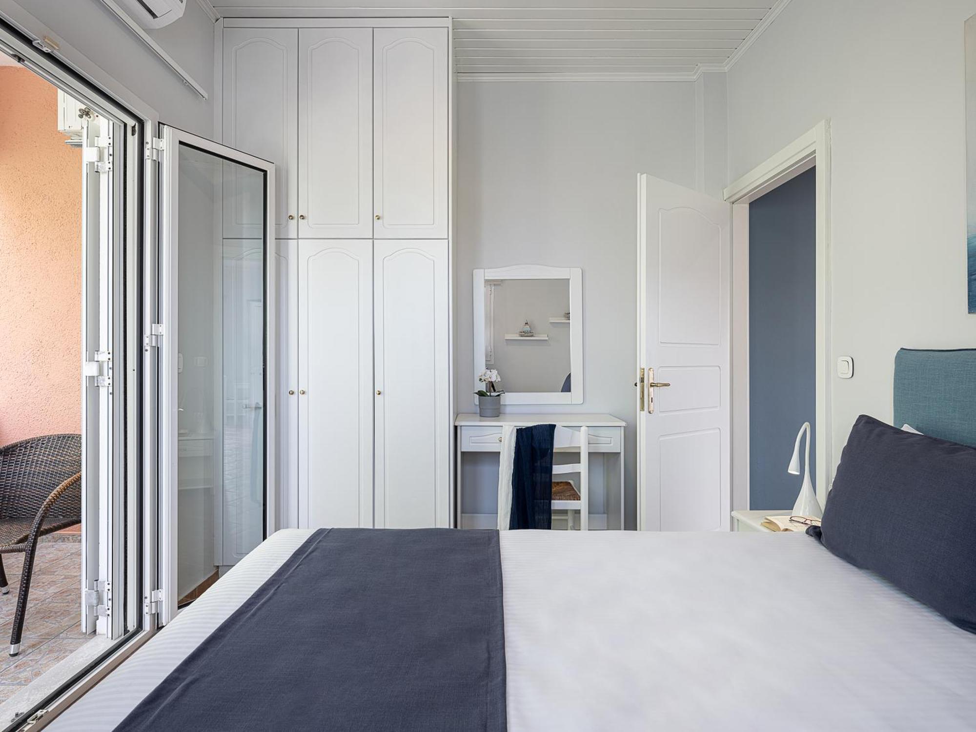 Elena Seafront Luxury Apartments 알미리다 객실 사진