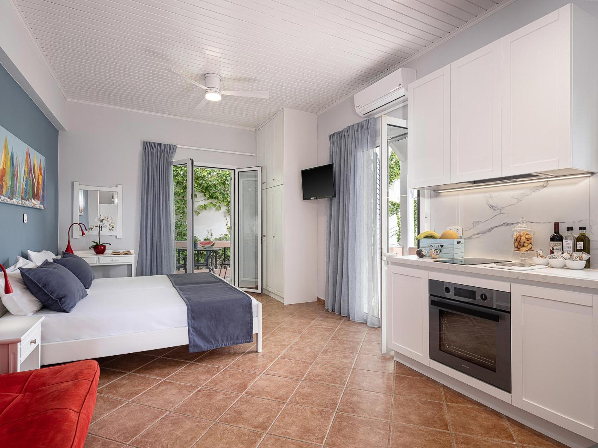Elena Seafront Luxury Apartments 알미리다 외부 사진